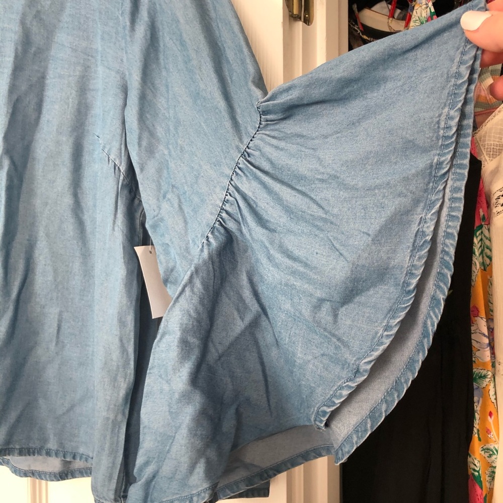 🌟2/$10🌟 Chambray Denim Bell Sleeve Top - Picture 3 of 6